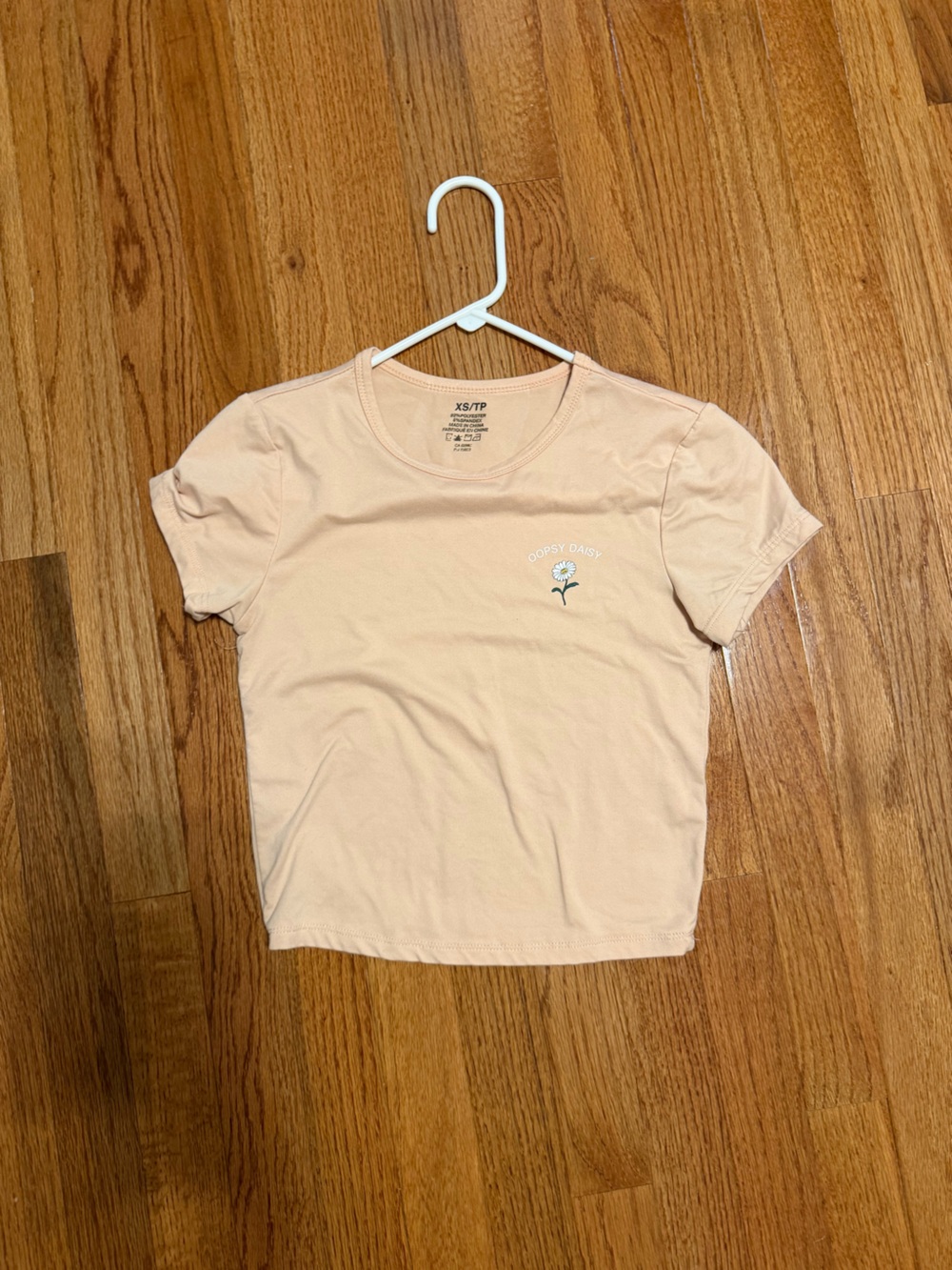 Peach "Daisy Days" Crewneck Crop Tee - Women's